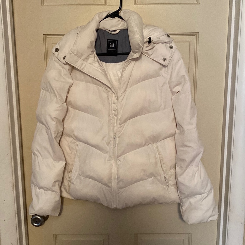 Gap puffer jacket size medium